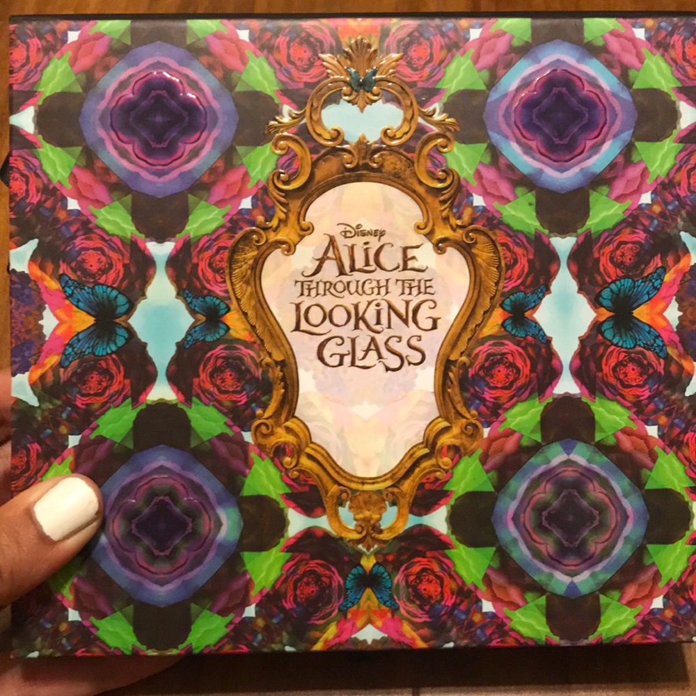 Disney’s Alice In Wonderland eyeshadow palette